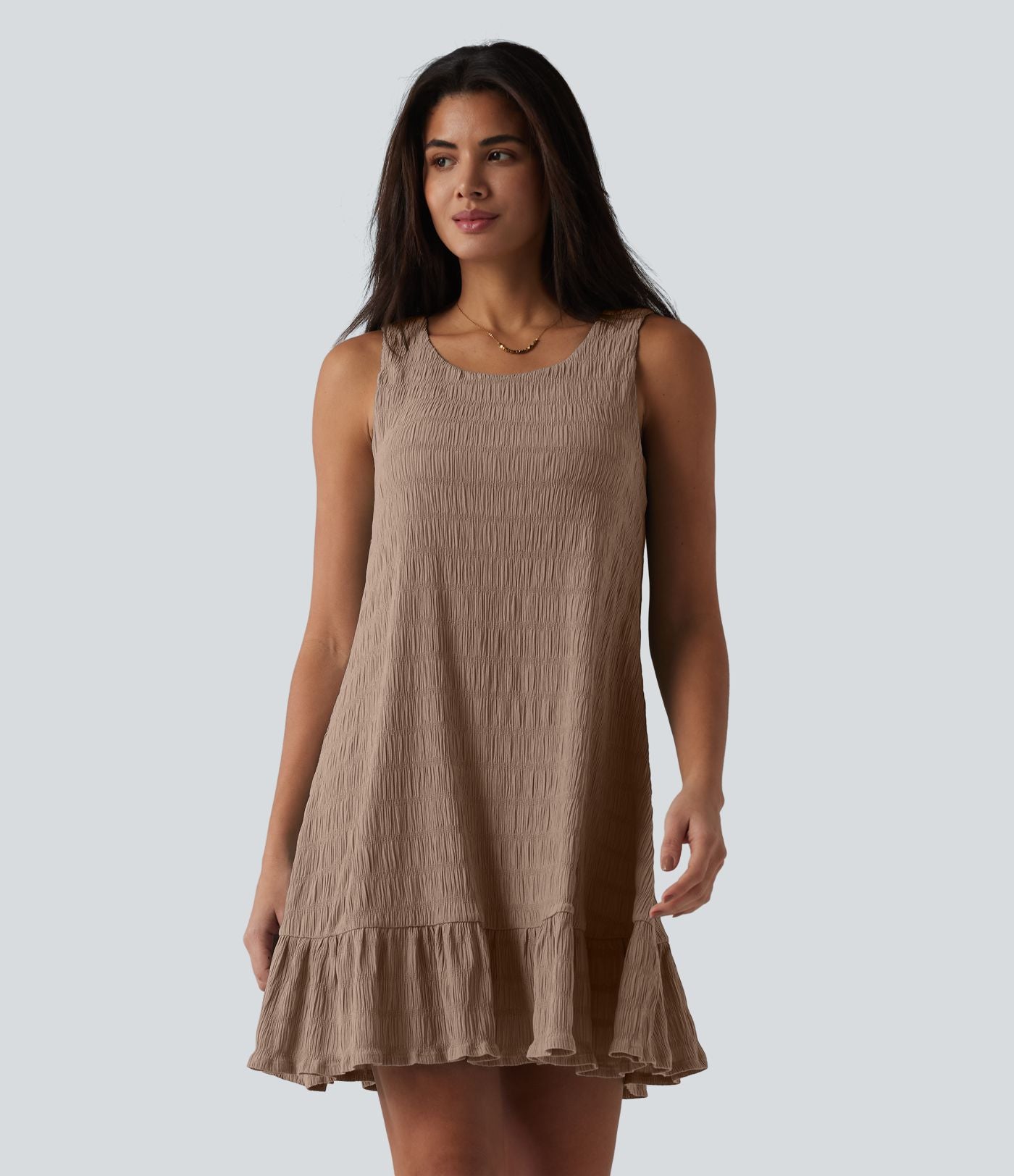 Robe courte décontractée sans manches à col rond, soutien-gorge intégré et ourlet à volants