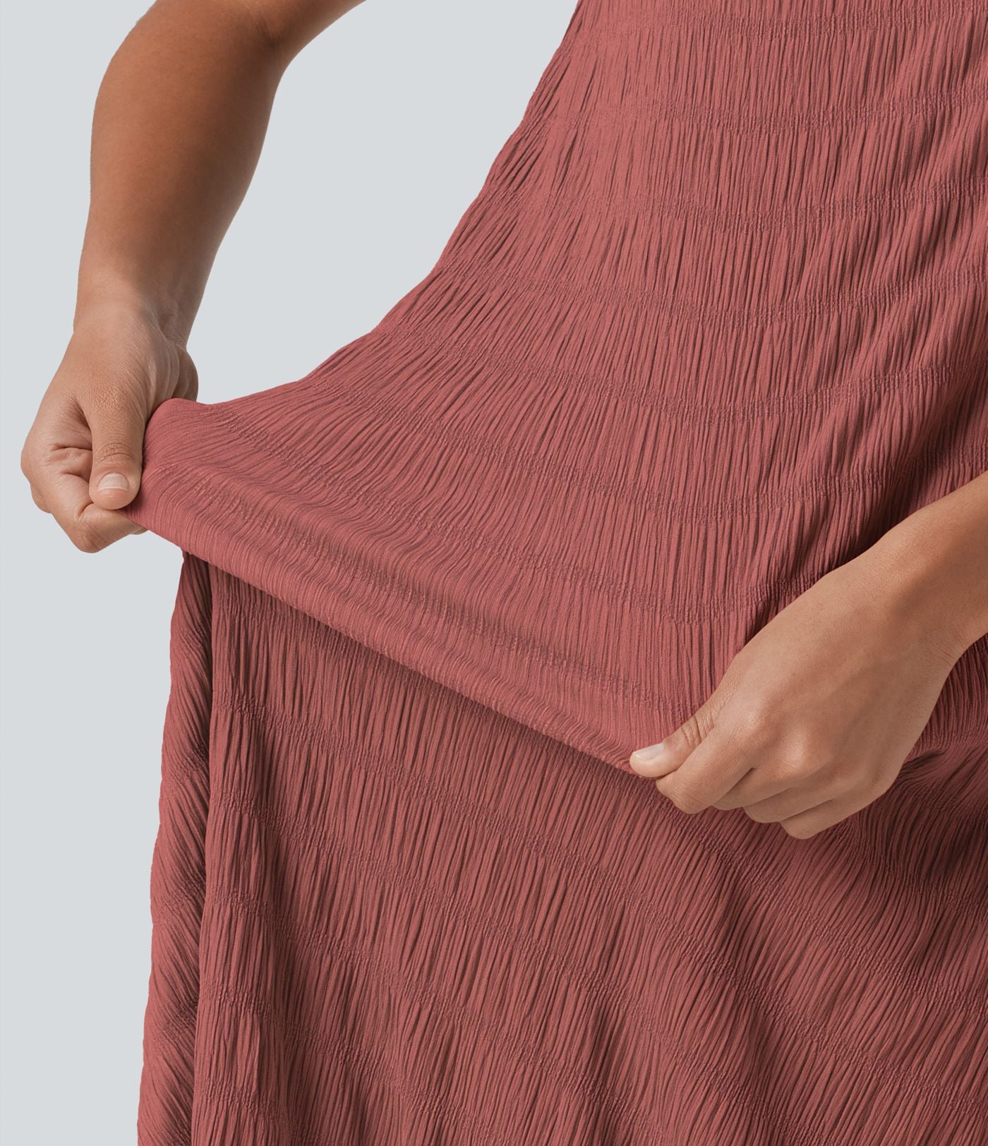 Robe midi sans manches à encolure arrondie avec coussinets amovibles et ourlet à volants
