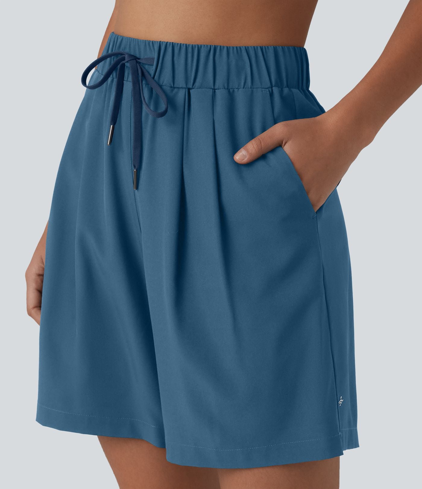 Short de yoga plissé taille haute avec ceinture élastique, cordon de serrage et poches 17,5 cm