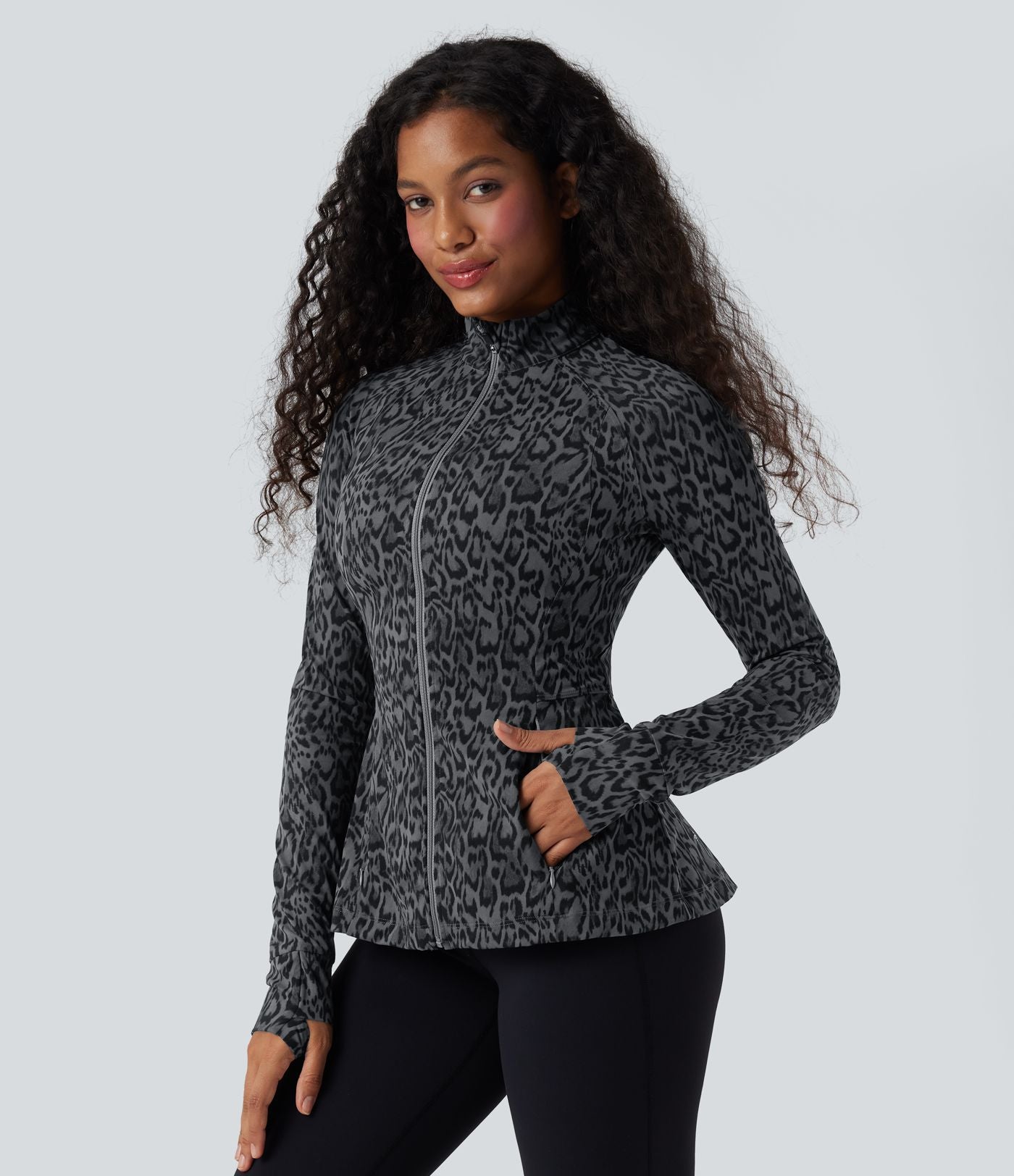 Veste décontractée Halara UltraSculpt™ imprimé léopard col montant manches longues avec trous pour pouces et poches