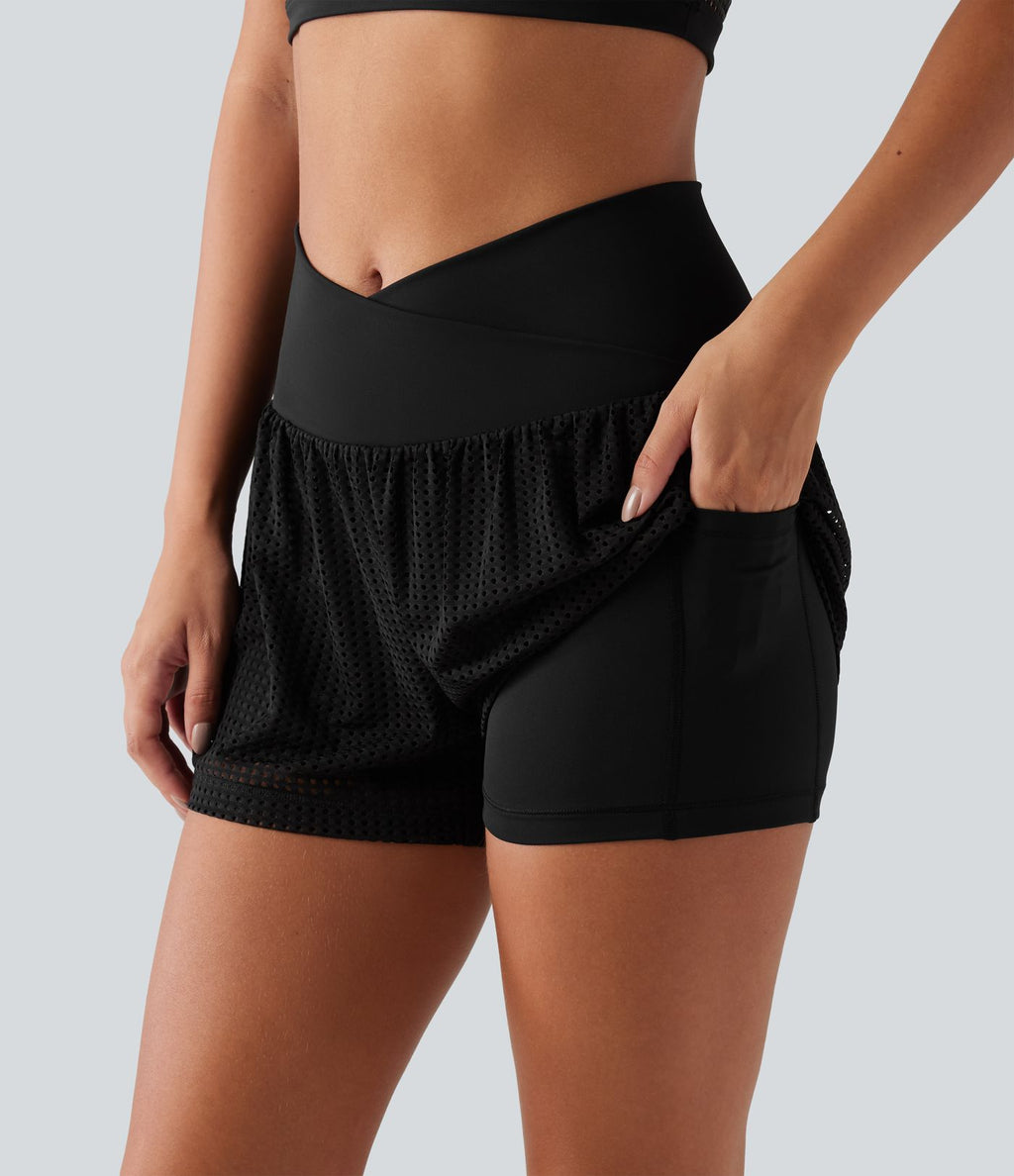 Short de yoga 2-en-1 SoftlyZero™ QuickDry taille haute croisée avec broderie anglaise et poches, 7,5 cm