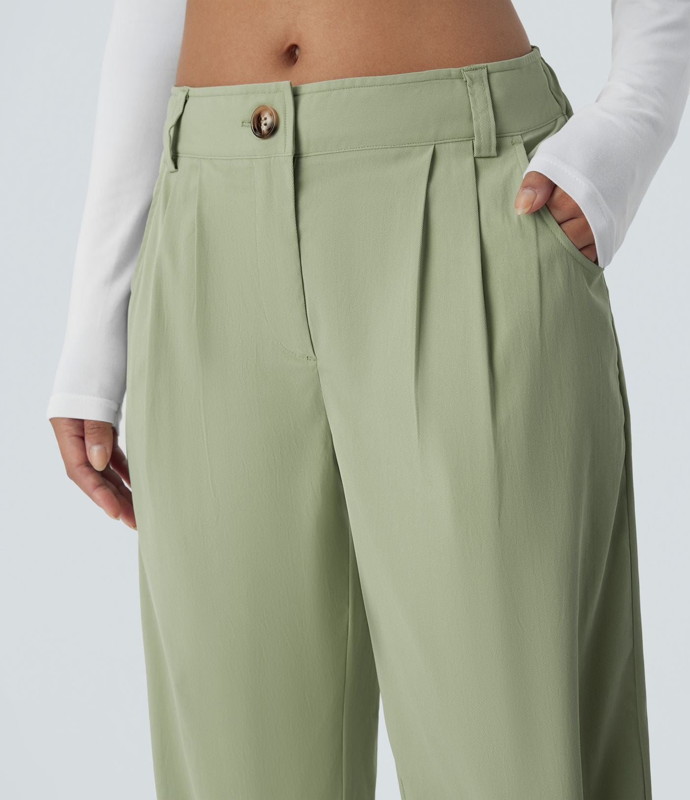 Pantalon décontracté droit taille moyenne à bouton, fermeture éclair et poches latérales