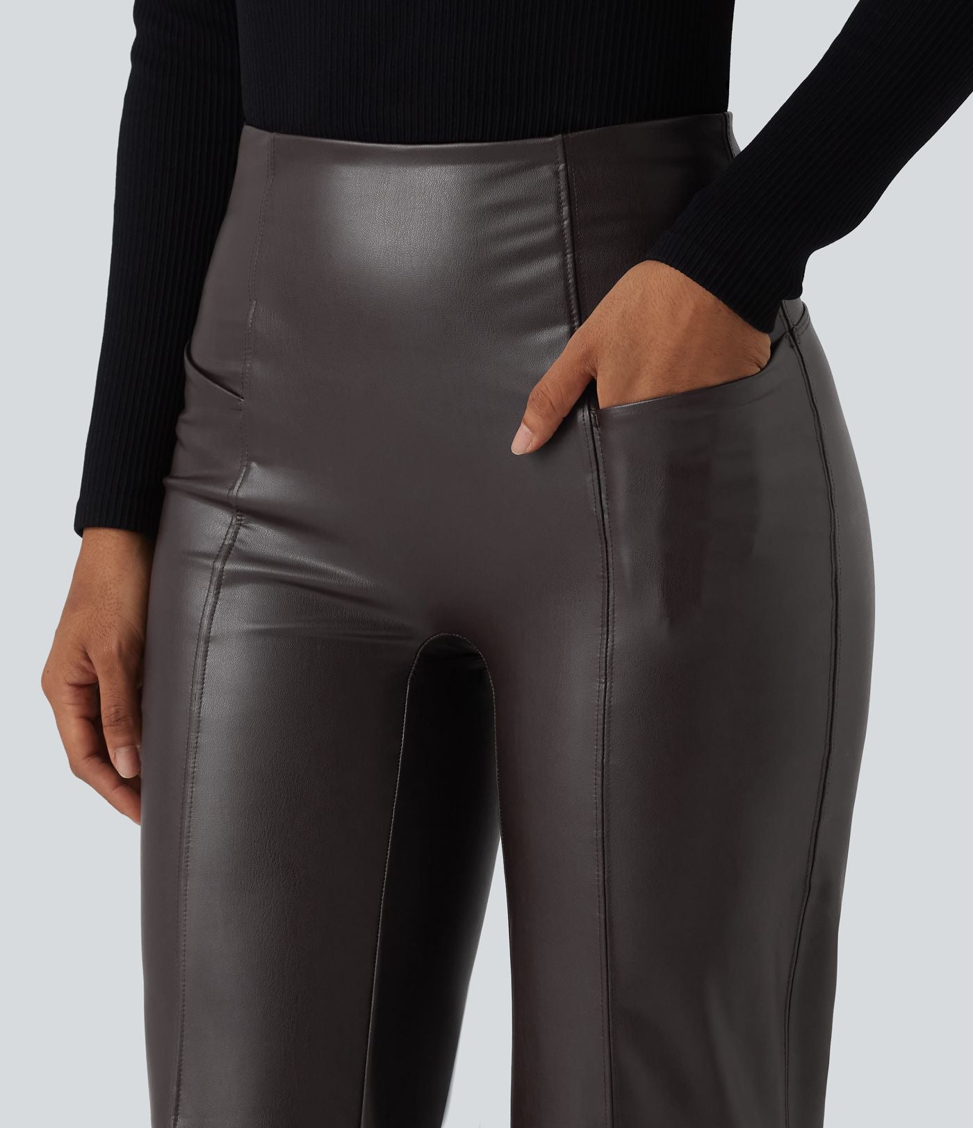 Pantalon casual évasé gainant taille haute en simili cuir extensible avec poches