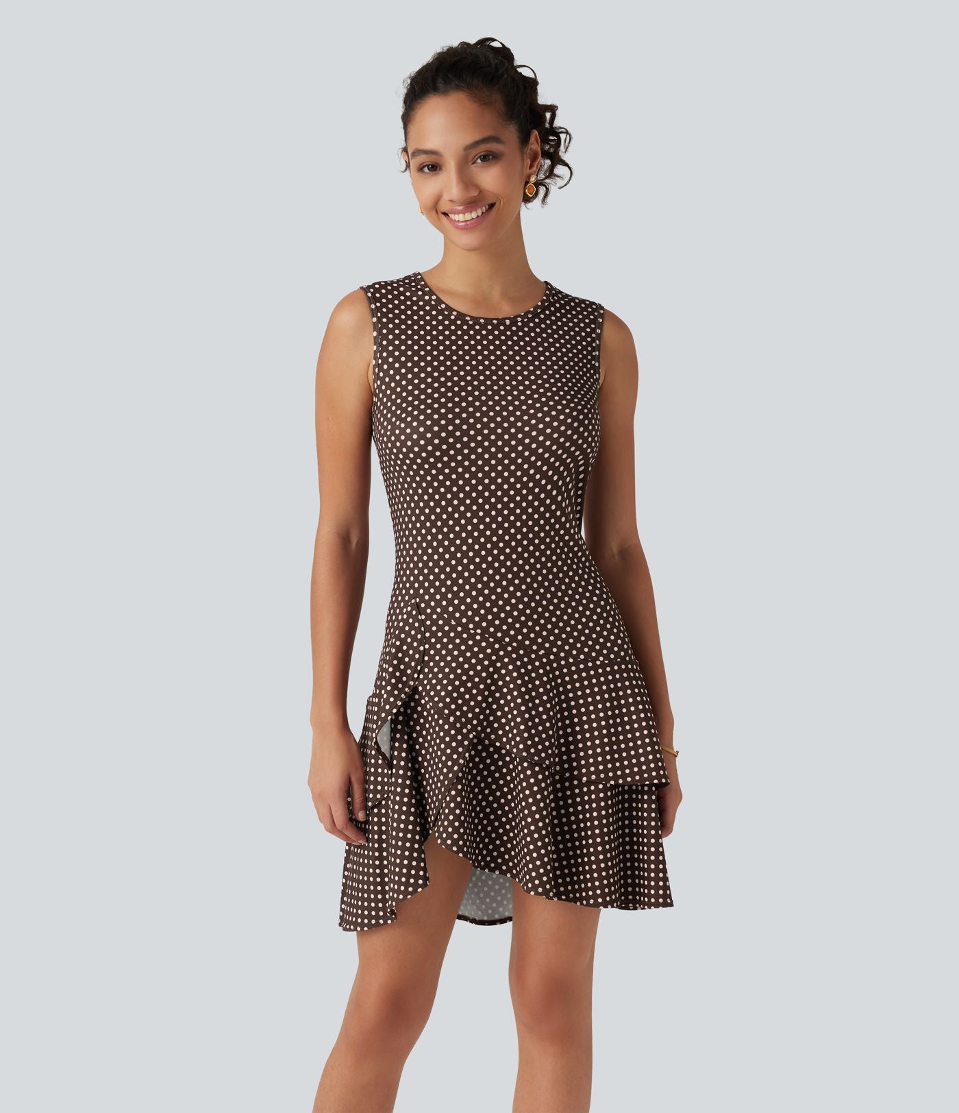Robe mini casual à pois col rond sans manches ourlet à volants superposés