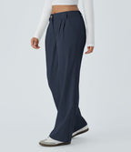 Pantalon décontracté droit taille moyenne à bouton, fermeture éclair et poches latérales