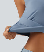 Débardeur crop-top à encolure diamant avec base croisée et coussinets amovibles