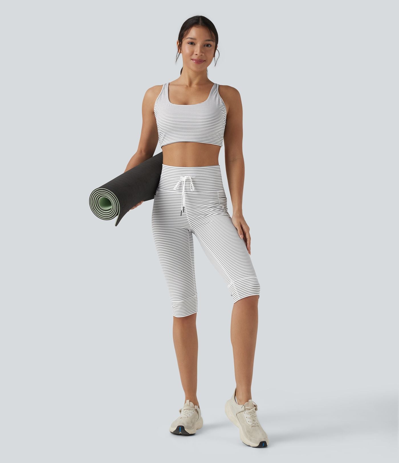 Legging 3/4 de yoga taille haute à rayures avec cordon de serrage et poches