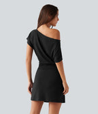 Robe mini décontractée asymétrique une épaule avec détails froncés, effet ventre plat et short intégré