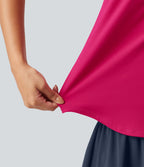 Débardeur de yoga à encolure U, ourlet arrondi, toucher frais, séchage rapide, coussinets amovibles et protection solaire UPF 50+