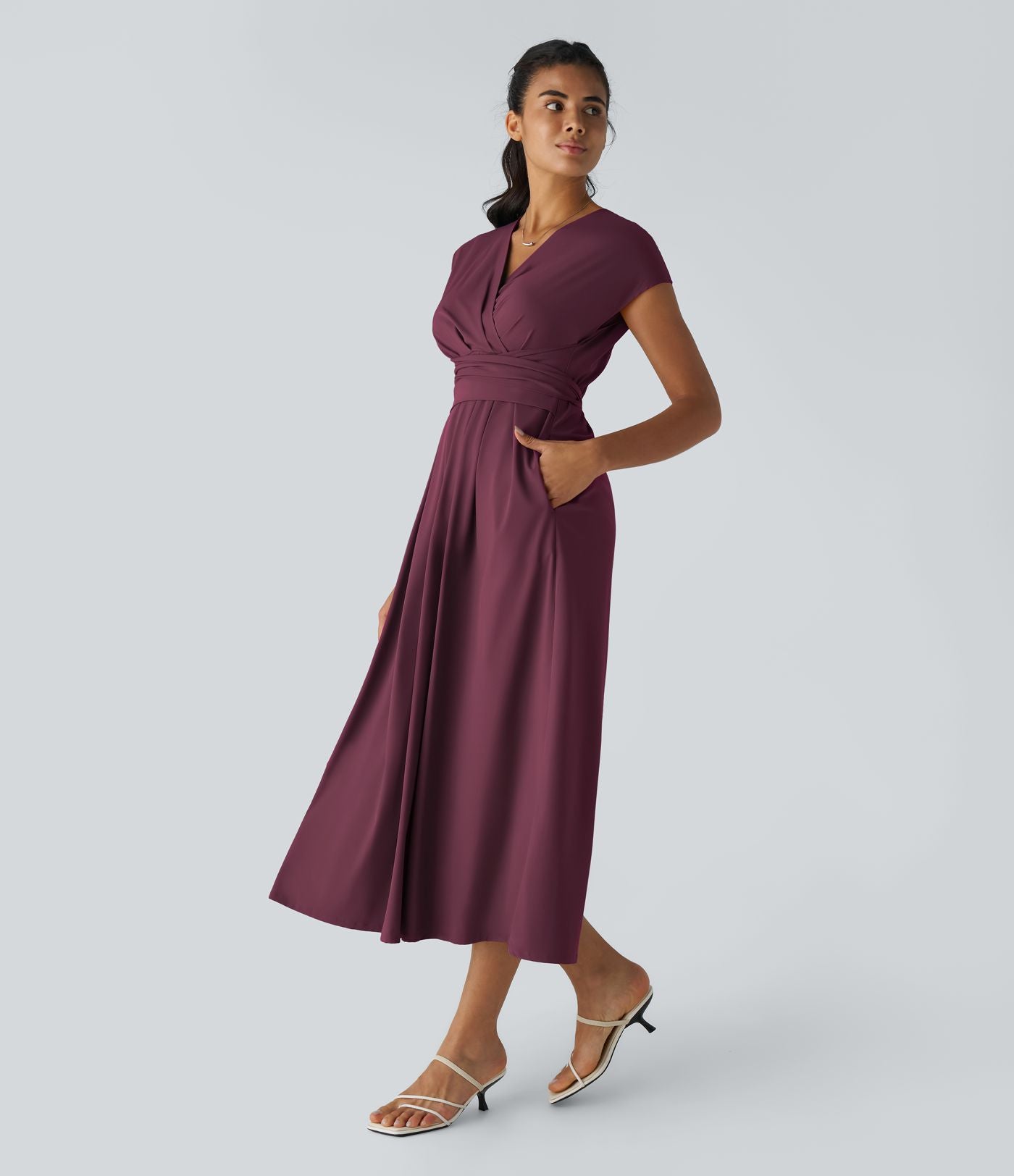 Breezeful™ Robe Mi-Longue Col en V Manches Courtes Poche Latérale Nouée au Dos Séchage Rapide