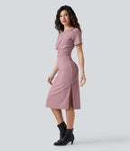 Robe tailleur mi-longue moulante manches courtes froncée