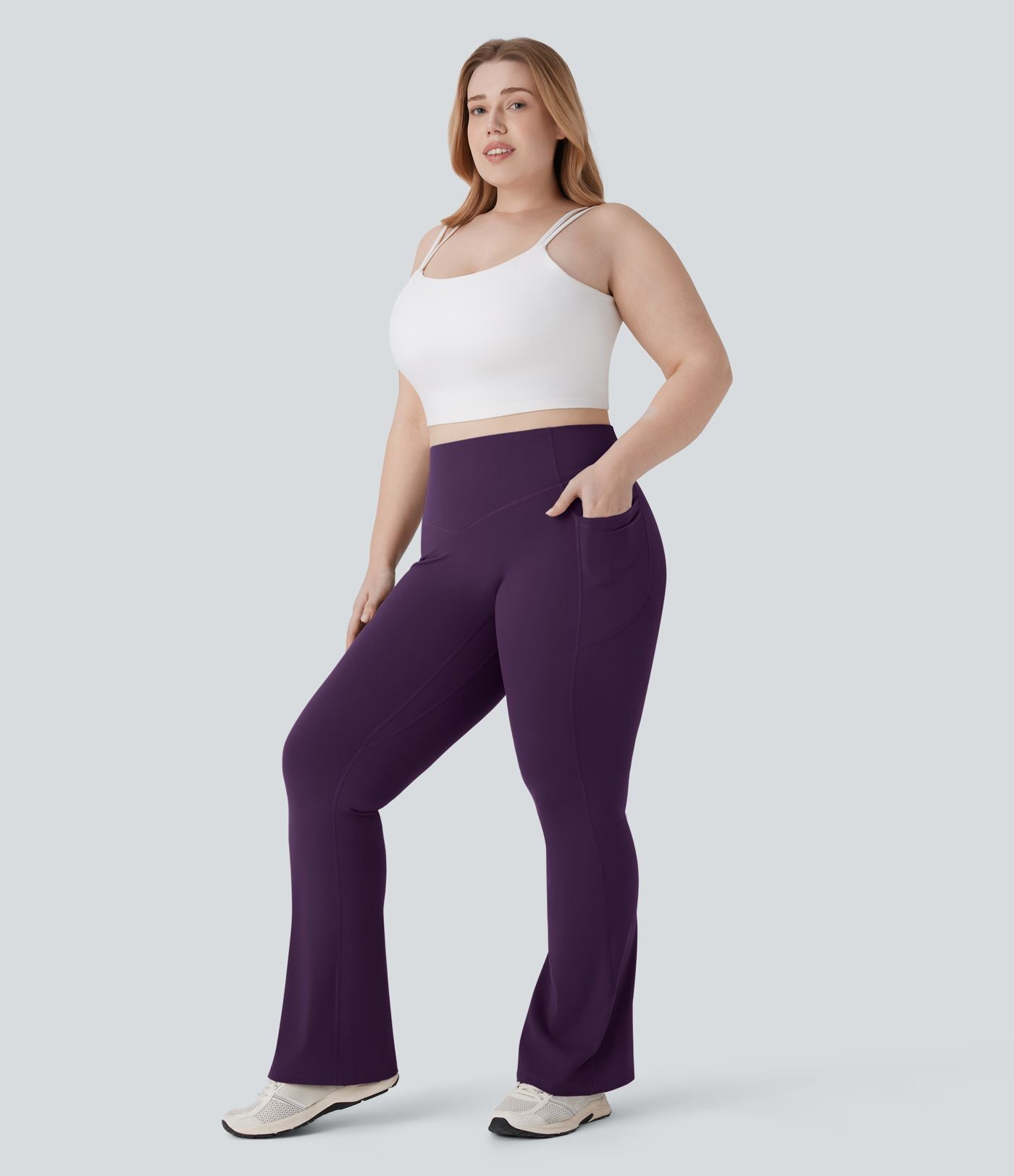 Pantalon de yoga à coupe bootcut gainant galbant taille haute grande taille avec effet scrunch et poches Halara UltraSculpt™
