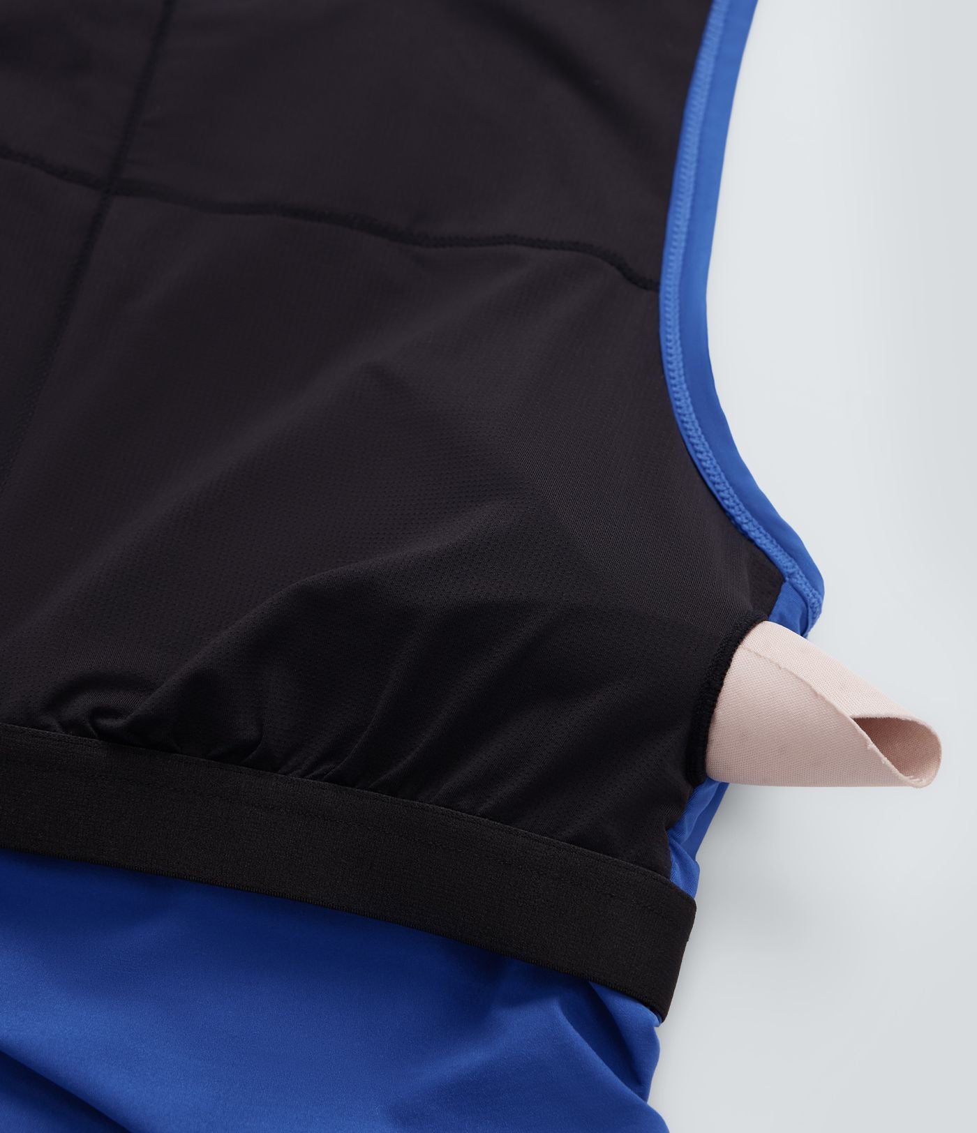 Débardeur de yoga Cool Touch à col rond, dos nageur, fronces et soutien-gorge intégré