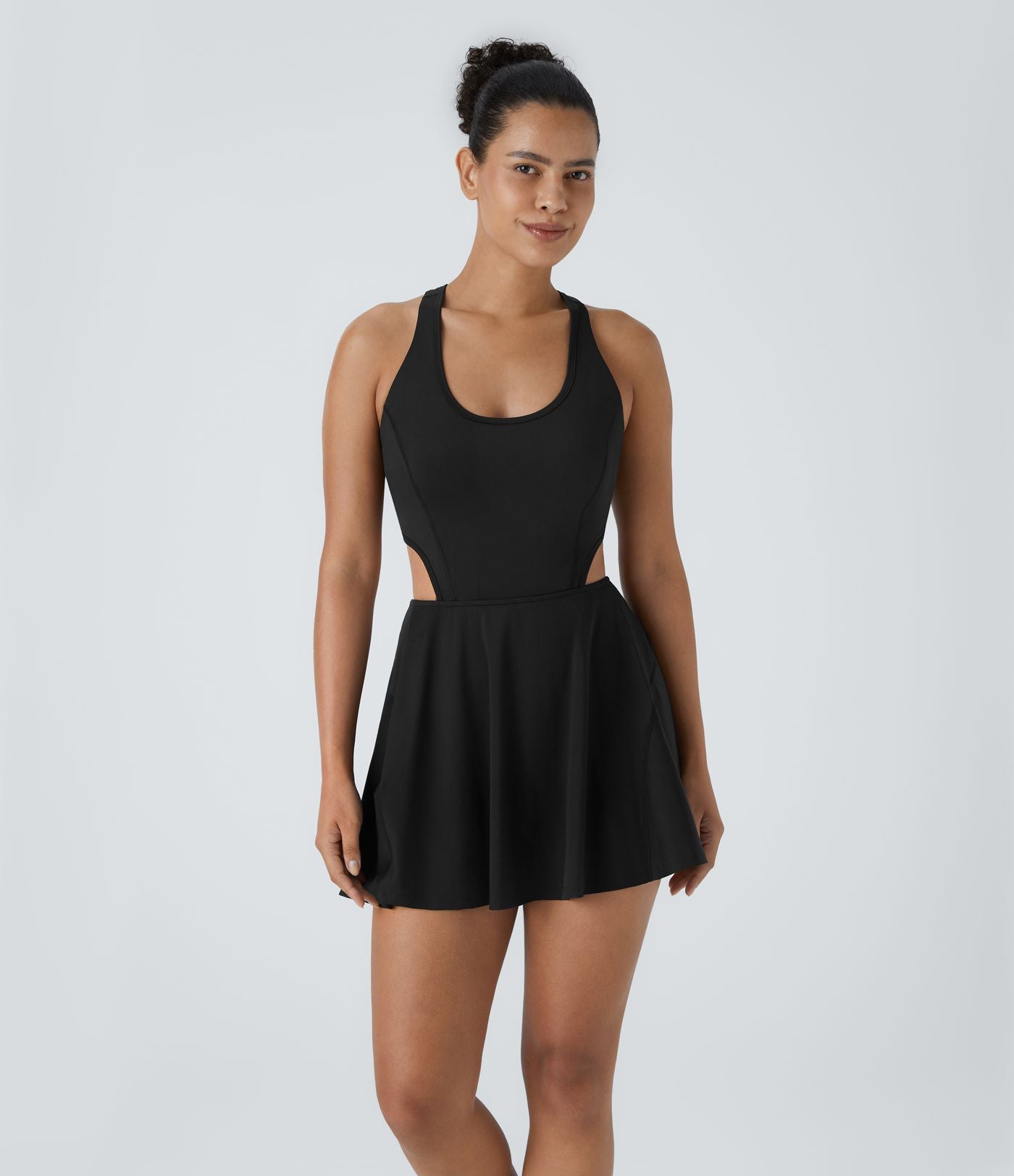 Robe de tennis mini SoftlyZero™ Airy dos nu avec bretelles croisées découpées et poches à effet frais InstantCool