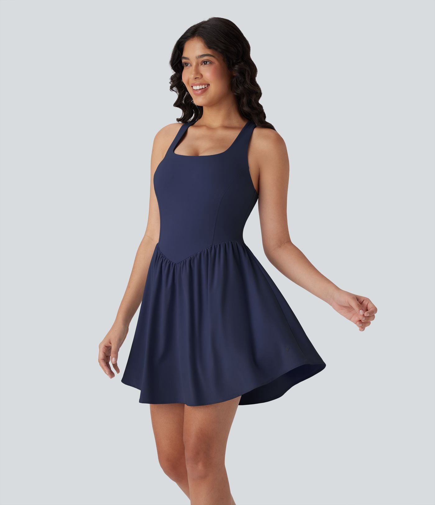 Robe active fluide Breezeful™ mini 2-en-1 à séchage rapide avec dos nu, style corset et poche - Longueur allongée
