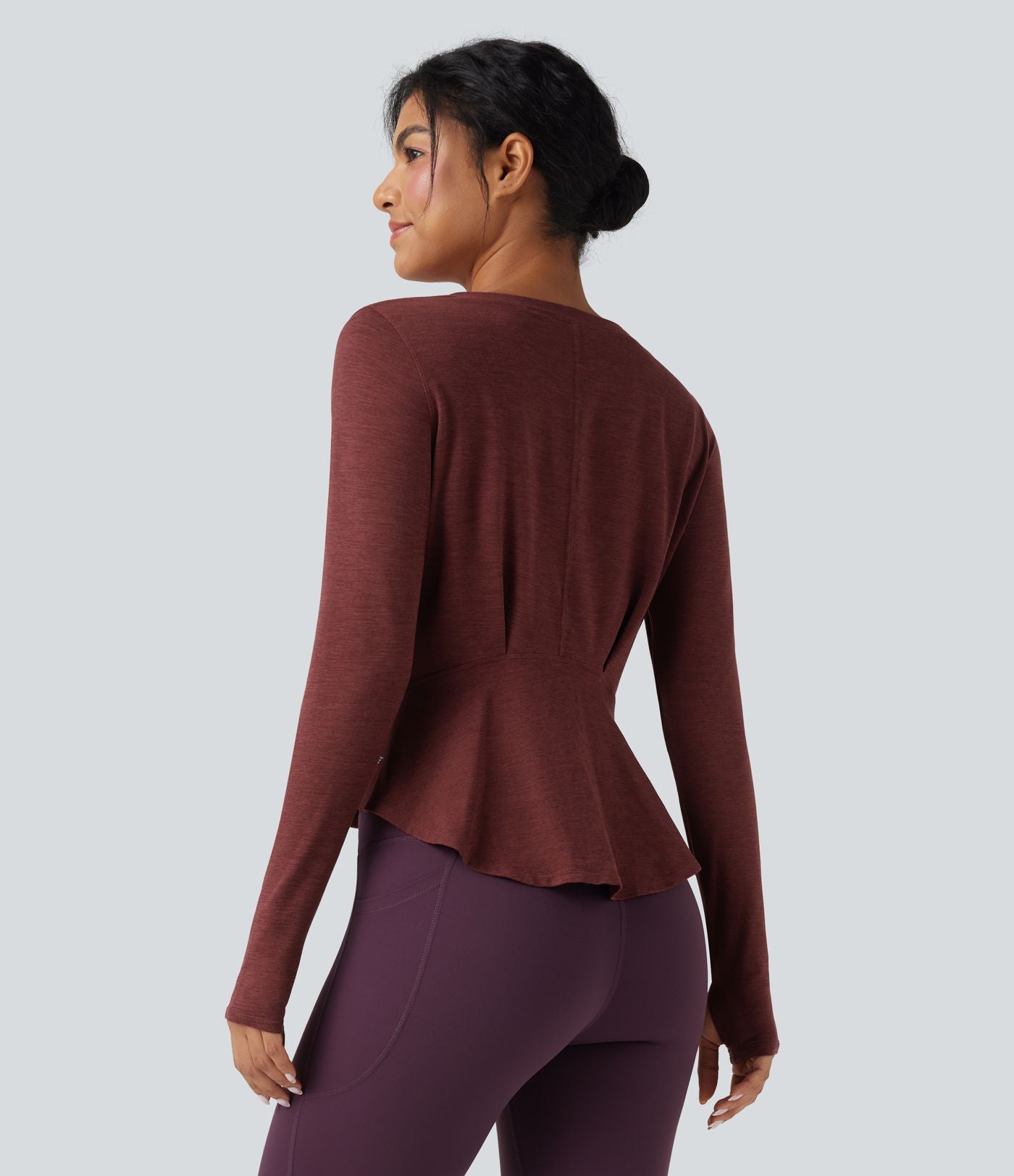 Top de sport yoga chiné col V manches longues avec trous pouces ourlet arrondi