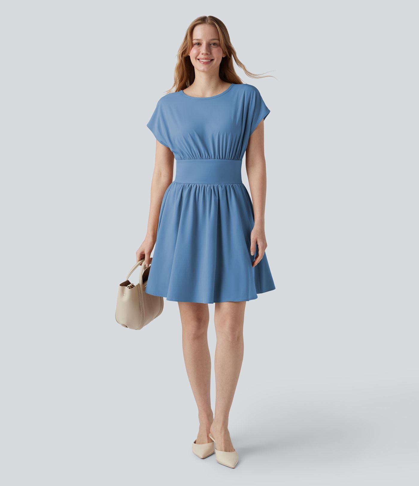 Robe de travail mini Breezeful™ manches chauve-souris courtes fluide séchage rapide avec poches latérales