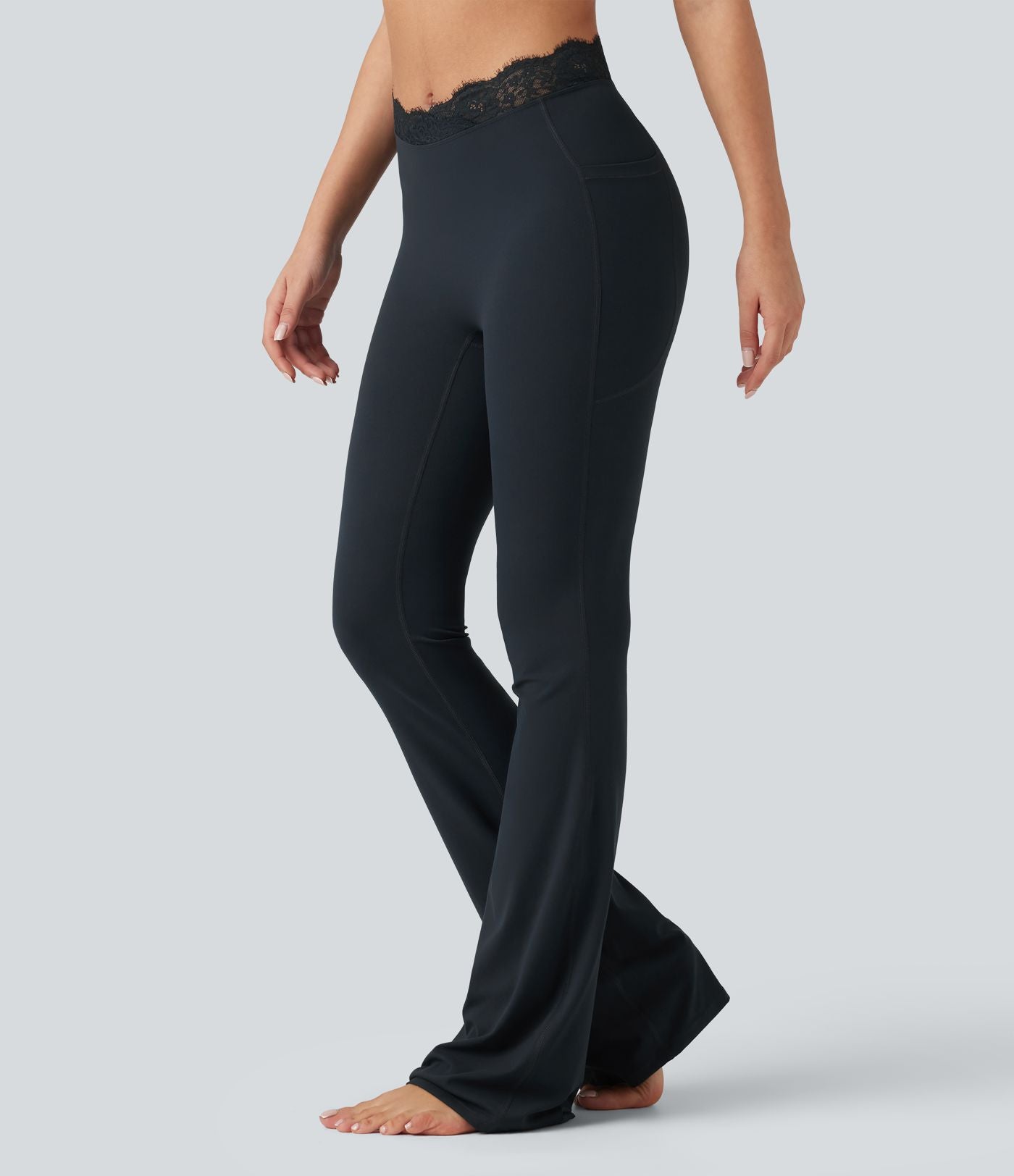 Halara UltraSculpt™ Legging bootcut de yoga taille haute en V avec dentelle contrastée et poches