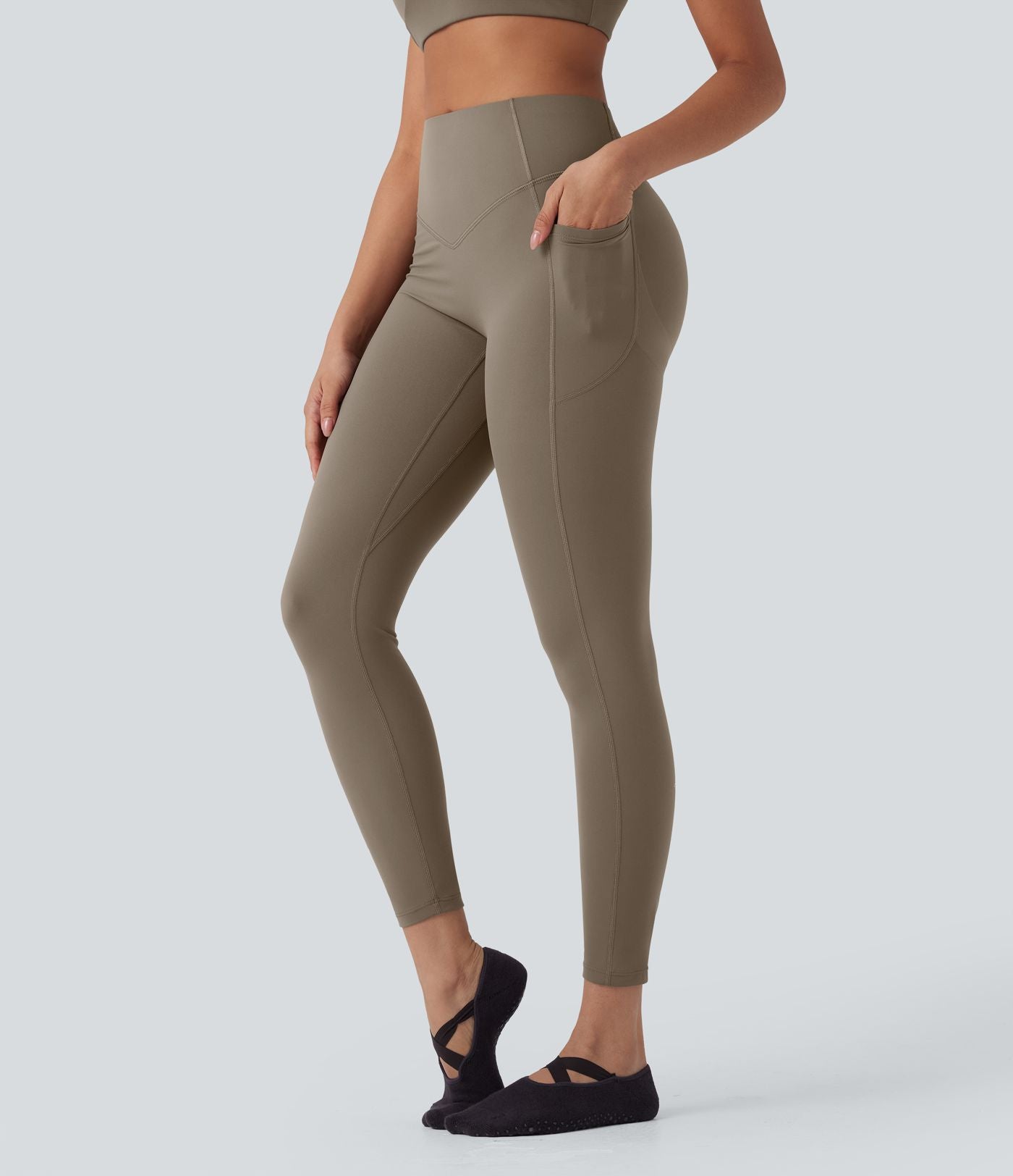 Legging de yoga gainant galbant taille haute avec fronces et poches Halara UltraSculpt™