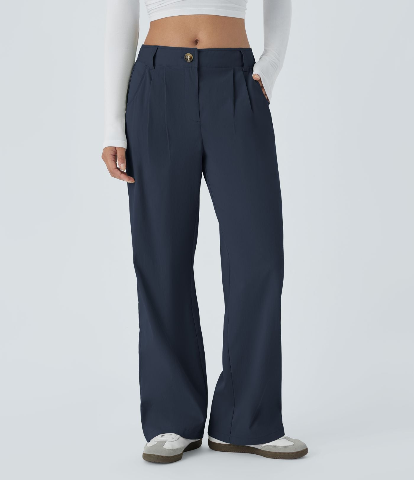 Pantalon décontracté droit taille moyenne à bouton, fermeture éclair et poches latérales