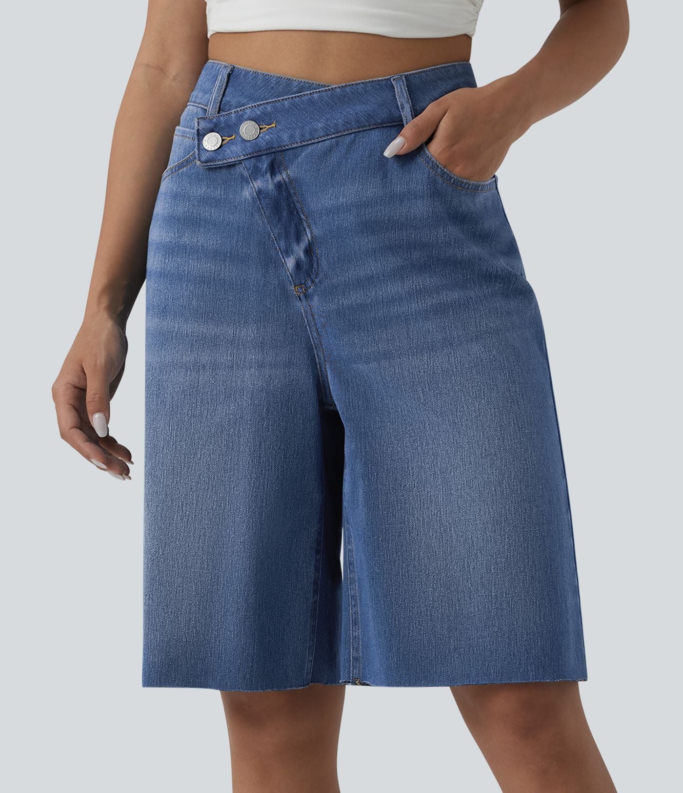 Halara Flex™ Short décontracté en jean asymétrique taille haute avec poches