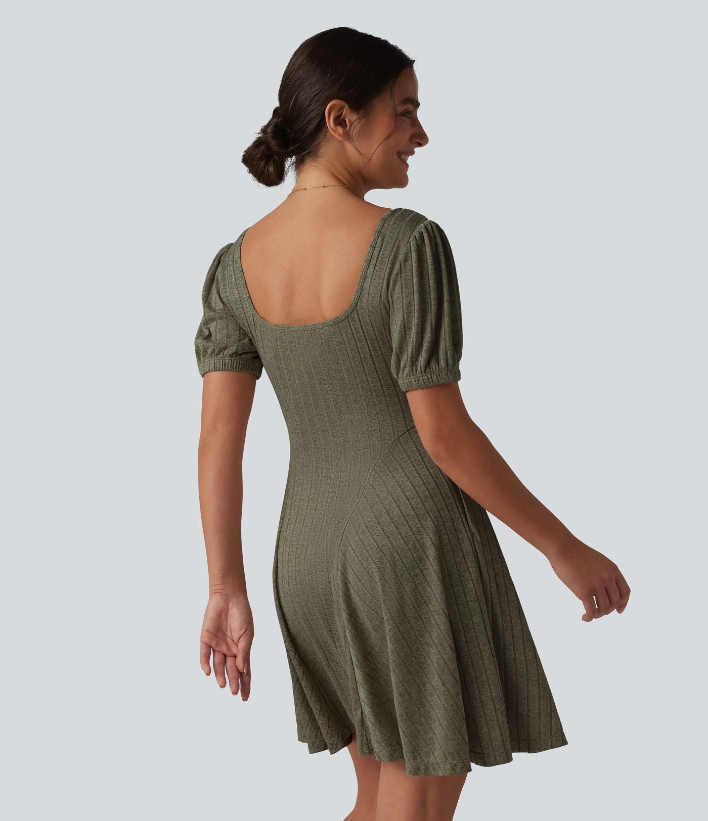 Mini robe décontractée évasée en maille côtelée à col carré et manches courtes bouffantes avec poches