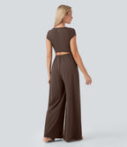 Combinaison de yoga Softlyzero™ Airy Cool Touch à col cranté, manches courtes, jambes larges et poches latérales - Édition Easy Peasy