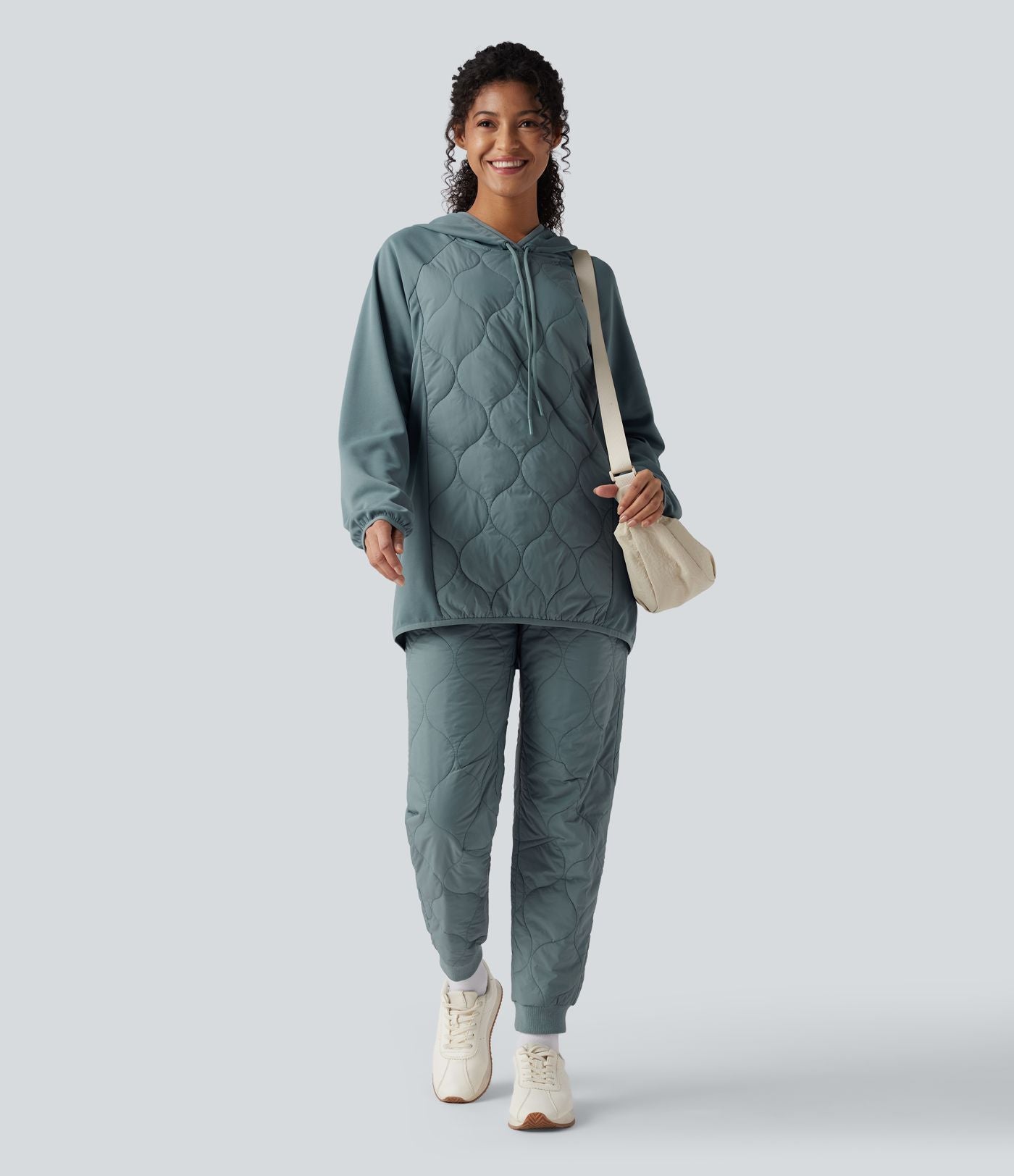 Sweat-shirt de sport matelassé camping à capuche, cordon de serrage et manches longues
