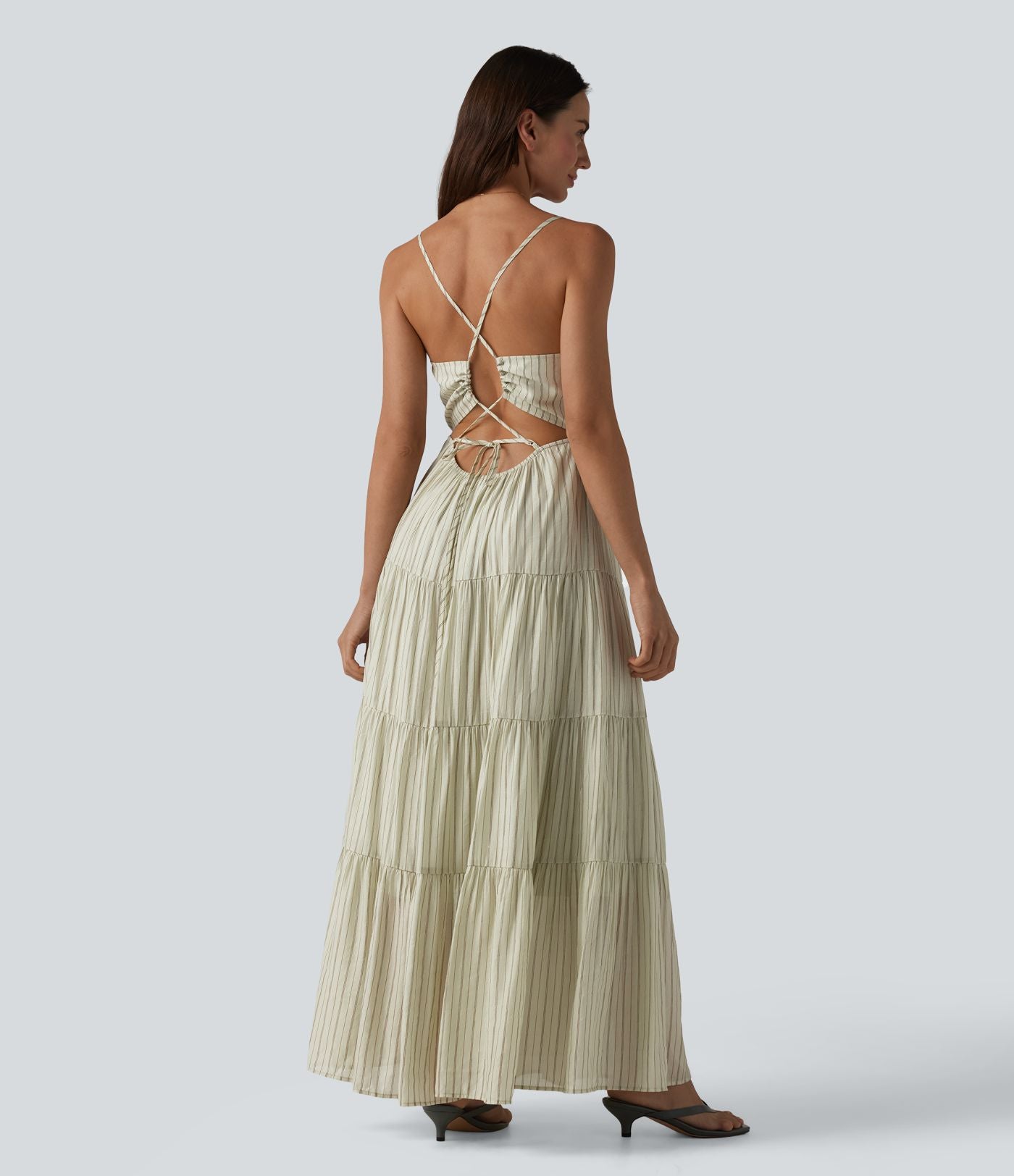 Robe longue fluide à rayures et col en V