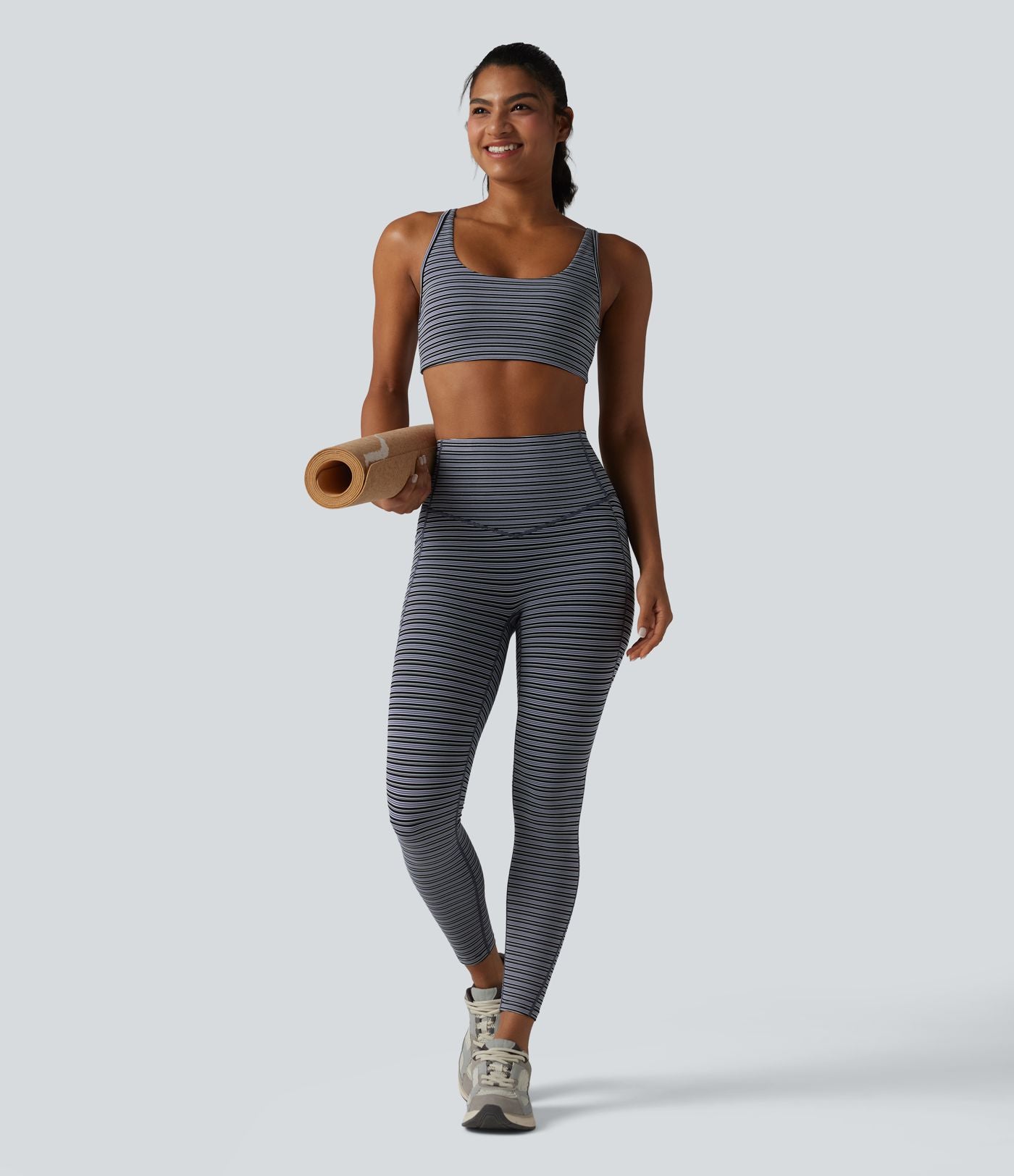 Brassière de sport Halara UltraSculpt™ à rayures jacquard, maintien léger, décolleté en U et découpe intégrée