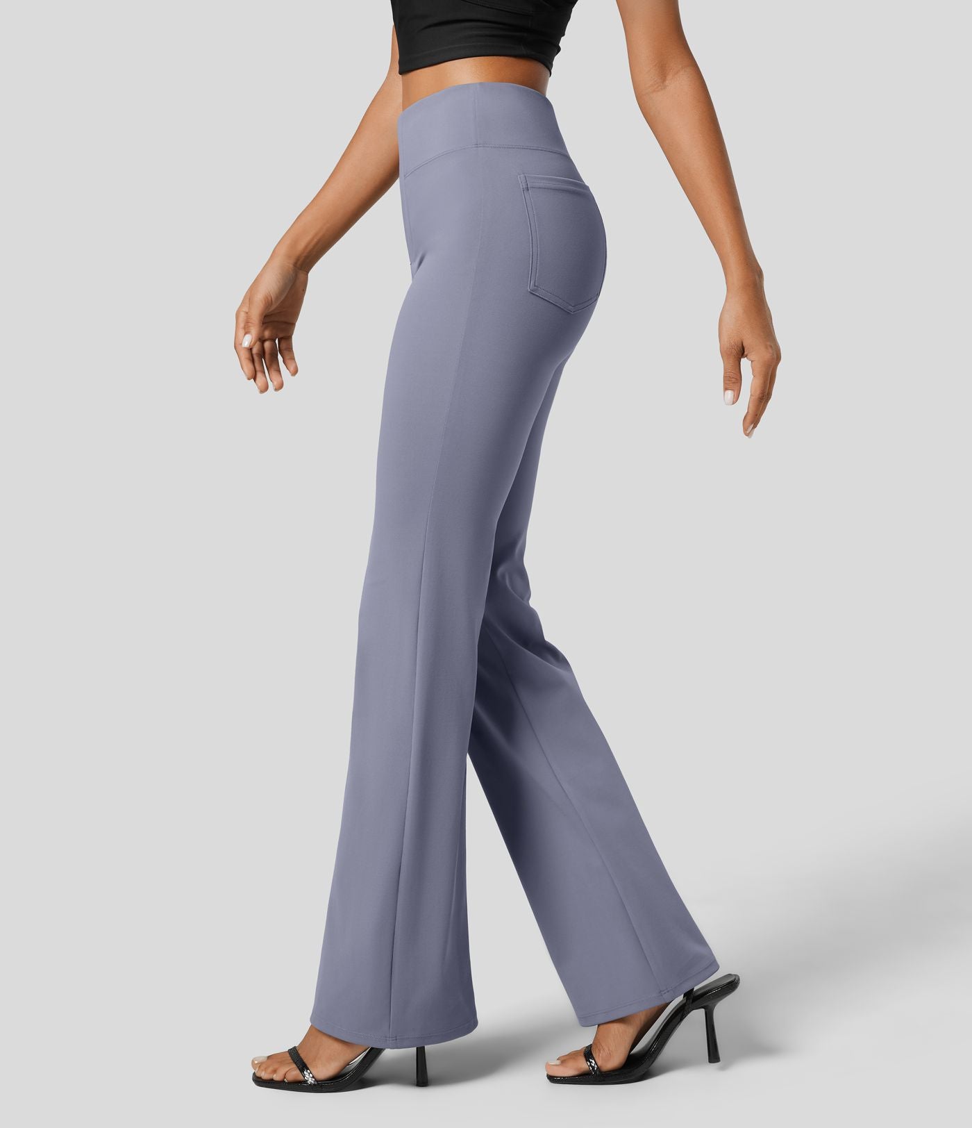 Pantalon tailleur légèrement évasé taille haute avec poches arrière Halara Flex™
