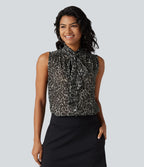 Blouse de travail en mousseline col cheminée avec nœud, sans manches, imprimé léopard