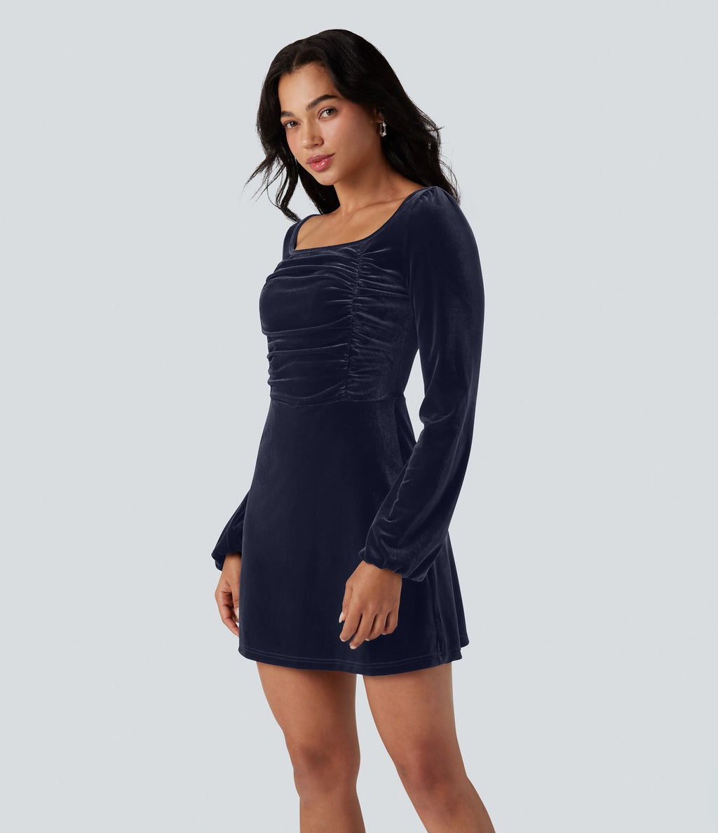 Robe courte velours froncée col carré manches longues