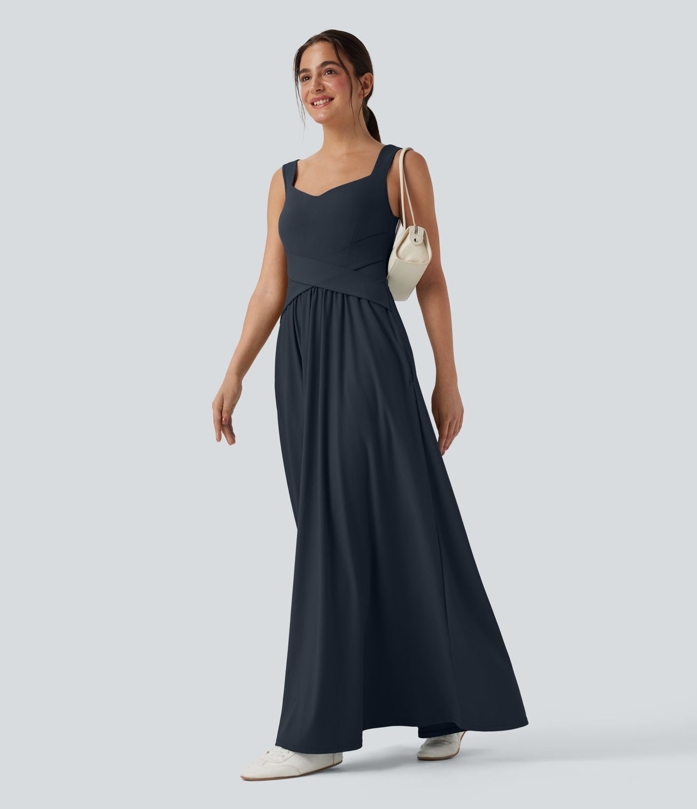 Robe maxi fluide dos nu, avec brassière intégrée et poches