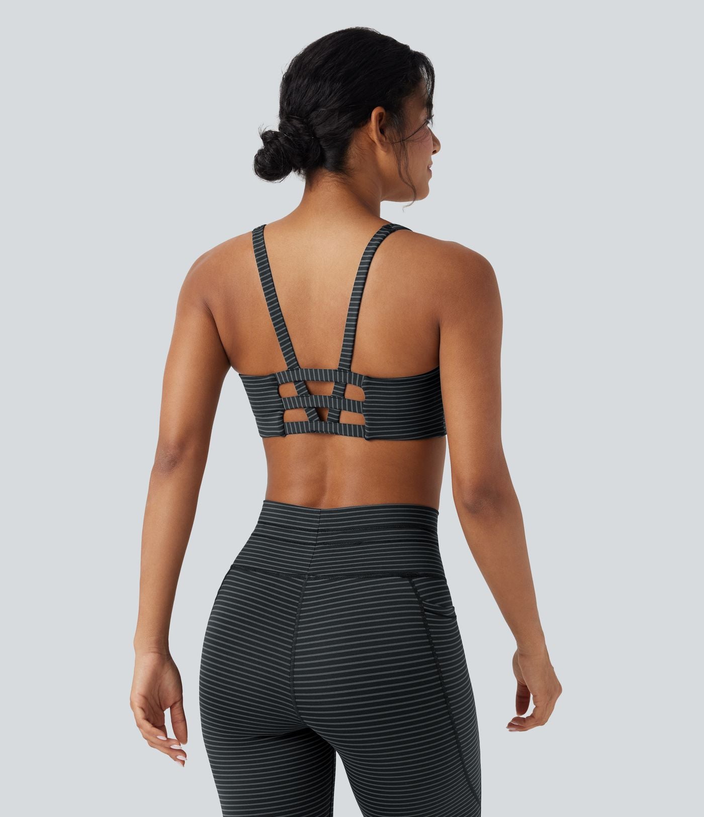 Brassière de sport yoga soutien léger col U à découpes rayé bonnets A-C