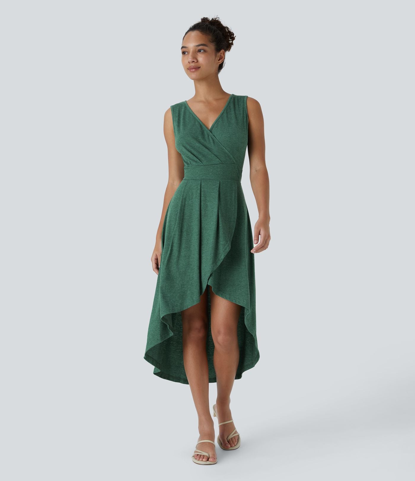 Robe Mi-Longue Plissée Décolleté Plongeant Sans Manches Haut Bas Ourlet Croisé