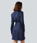 Robe de travail courte à décolleté en V, manches longues et ceinture