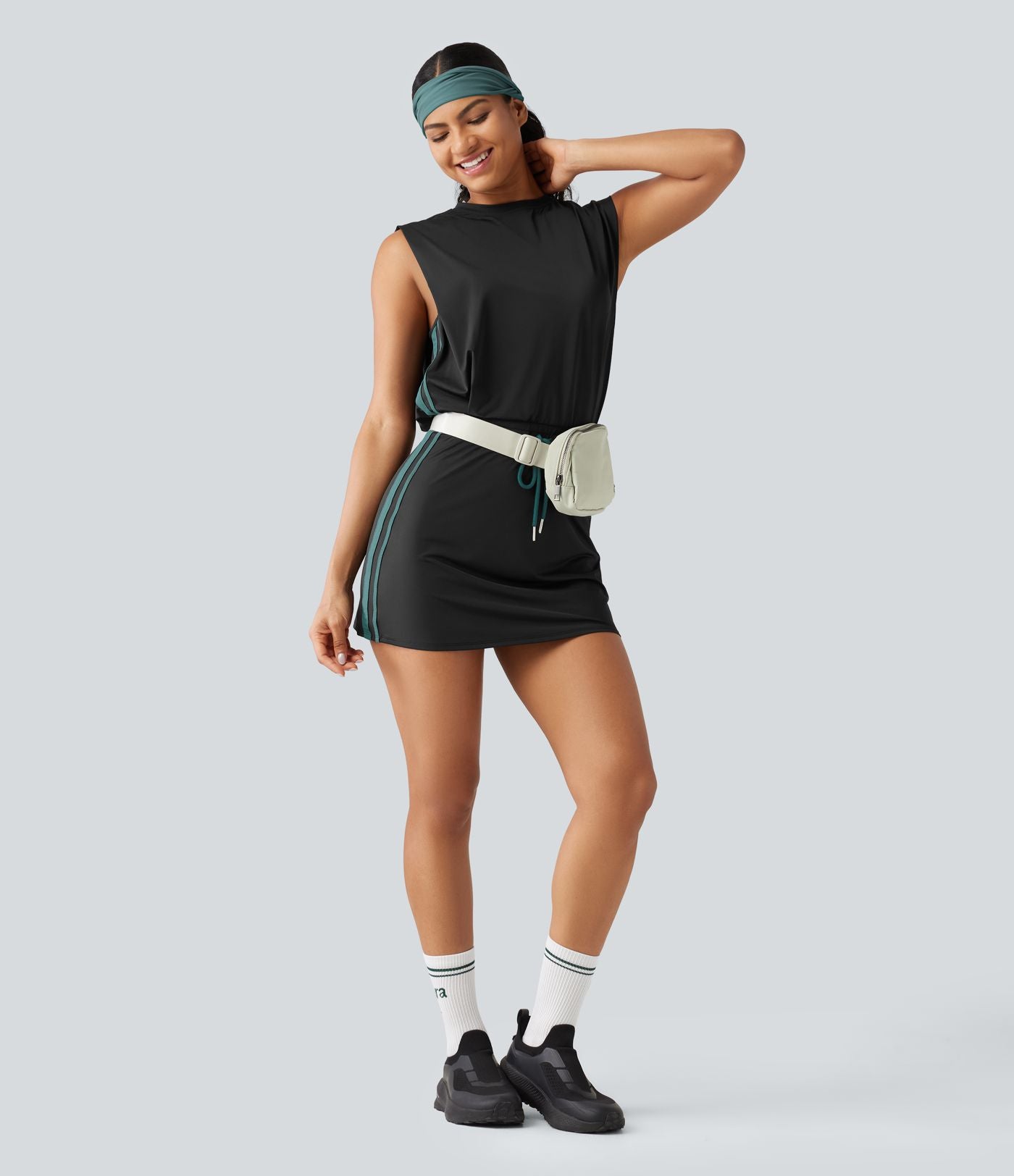 Robe active mini 2 pièces à col rond, sans manches, cordon ajustable, bandes latérales, poches et protection solaire UPF 50+