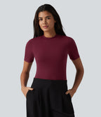 T-shirt col rond manches courtes avec brassière intégrée