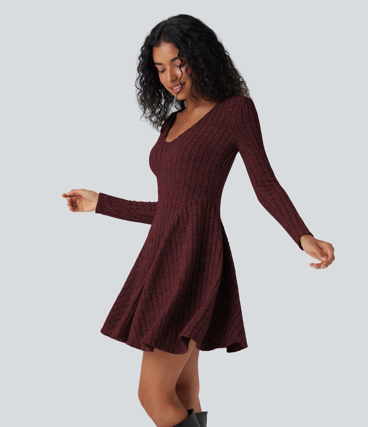Robe décontractée mini évasée maille côtelée col V manches longues