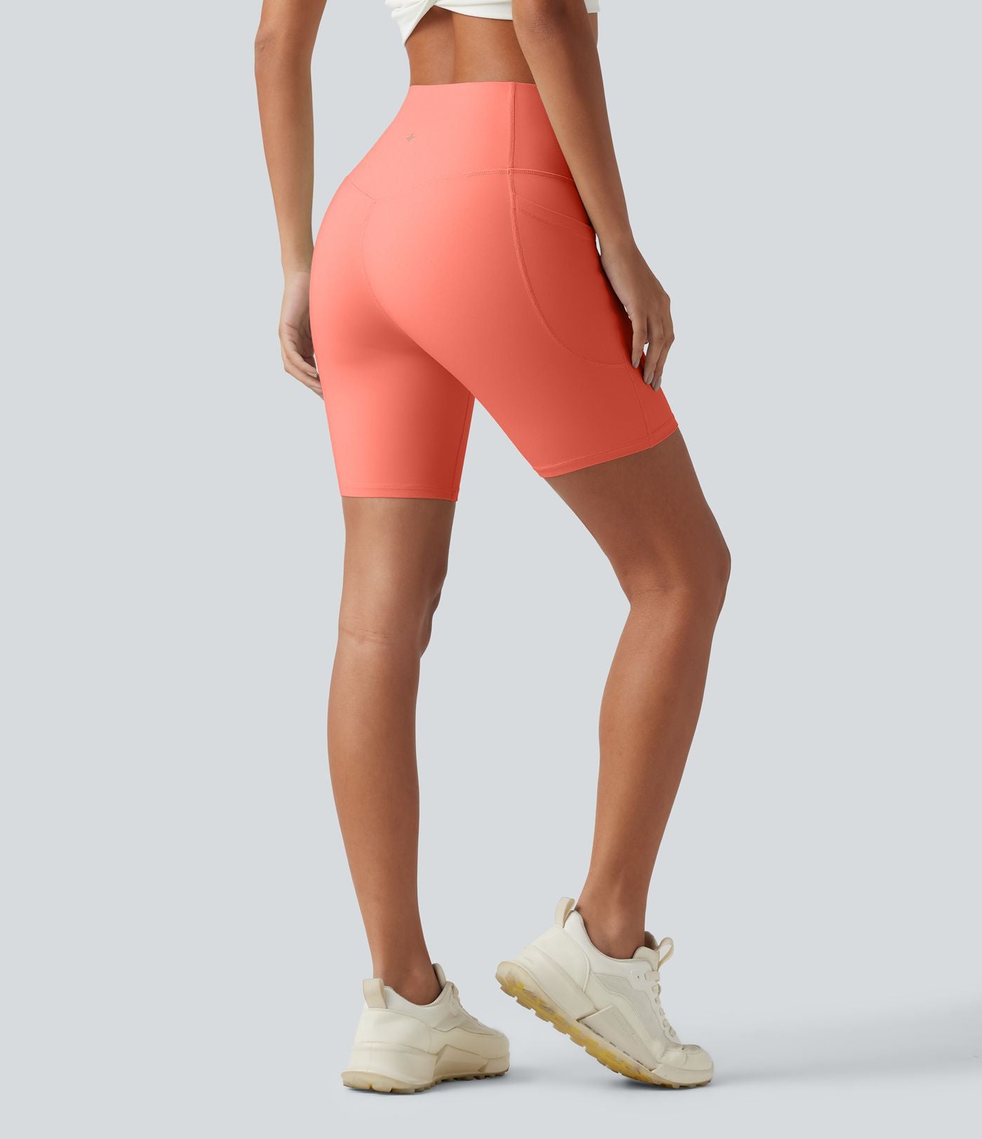 Short biker d’entraînement taille haute gainant Halara UltraSculpt™ avec poches, 18 cm
