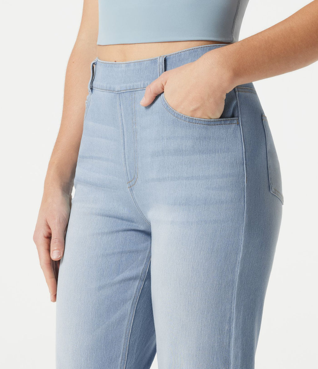 Jean droit Halara Flex™ à taille haute, poches multiples, effet délavé et tissu extensible
