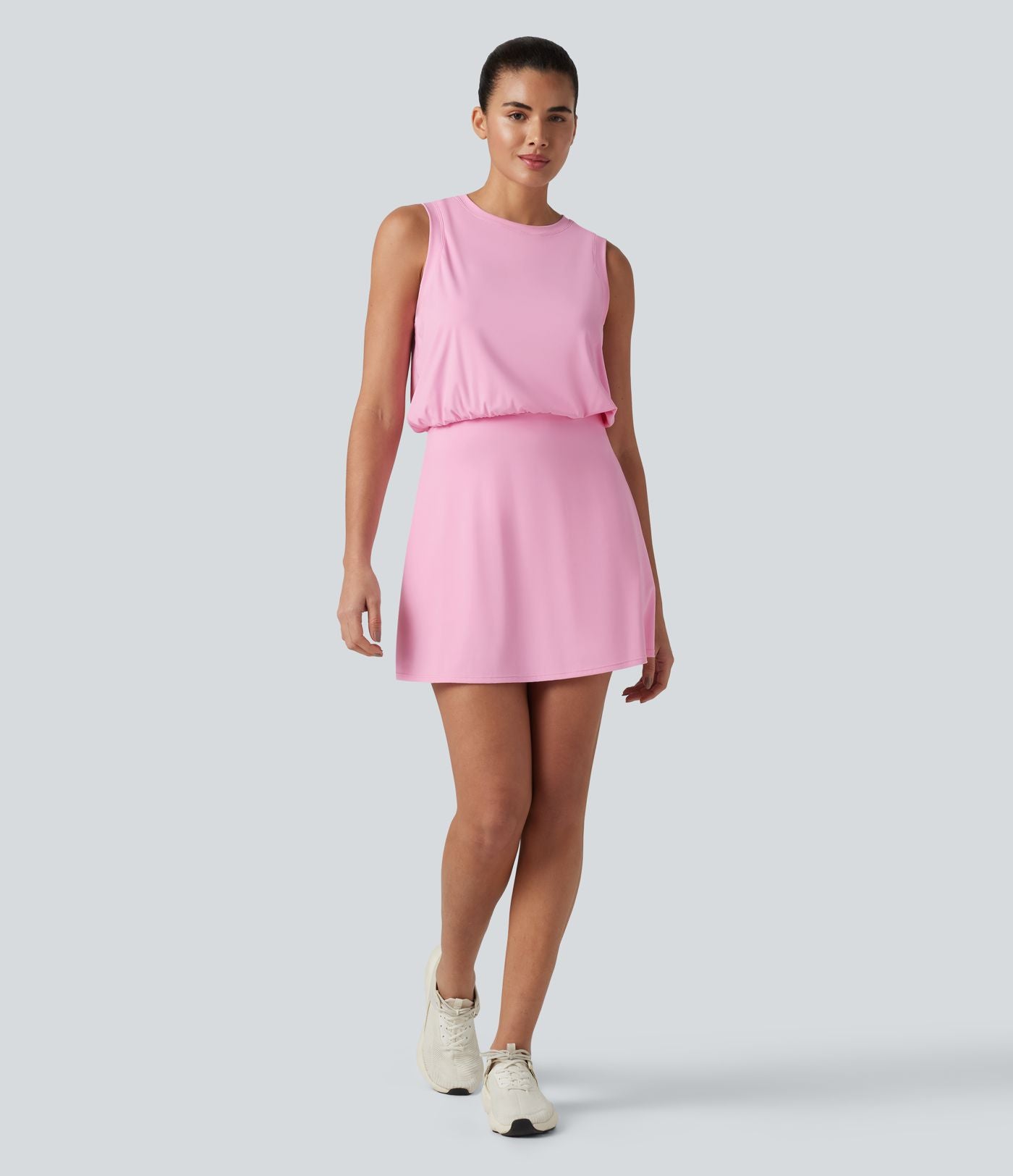 Robe de sport mini de yoga SoftlyZero™ col rond sans manches 2-en-1 effet frais InstantCool avec poches, accès facile Easy Peasy