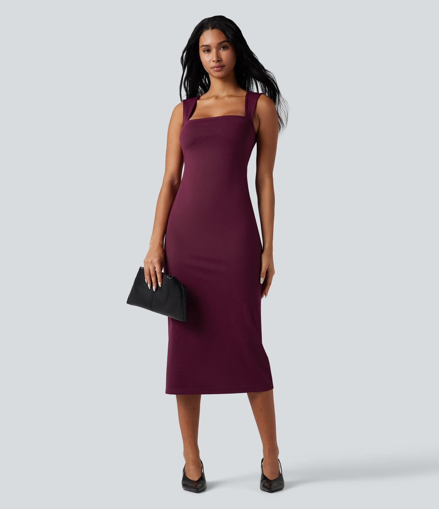 Robe mi-longue moulante fendue col carré sans manches