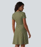 Robe casual à col V, manches courtes et imprimé à pois longueur genou
