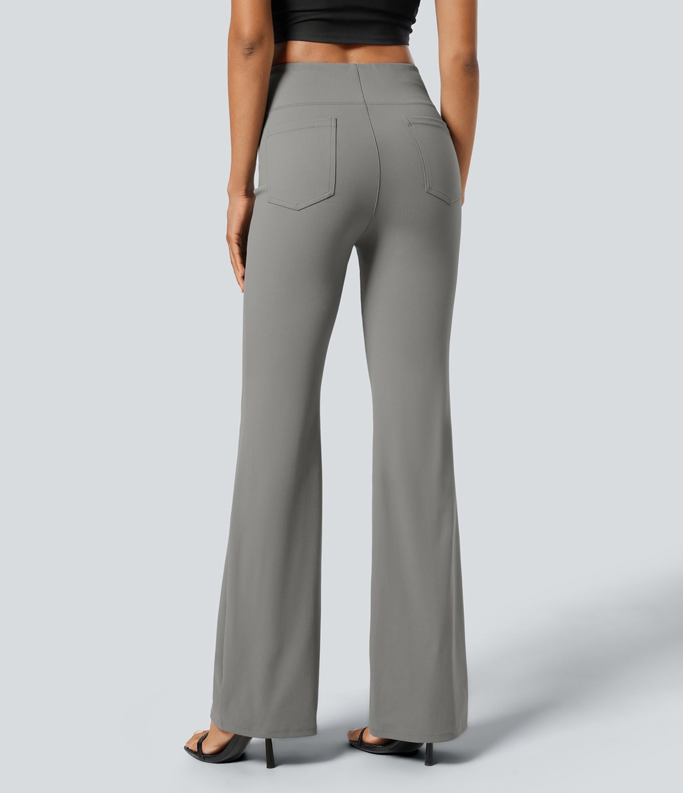 Pantalon tailleur légèrement évasé taille haute avec poches arrière Halara Flex™