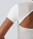 Haut de sport SoftlyZero™ Airy à col rond, manches courtes, dos échancré, mesh respirant à effet frais InstantCool, protection solaire UPF50+
