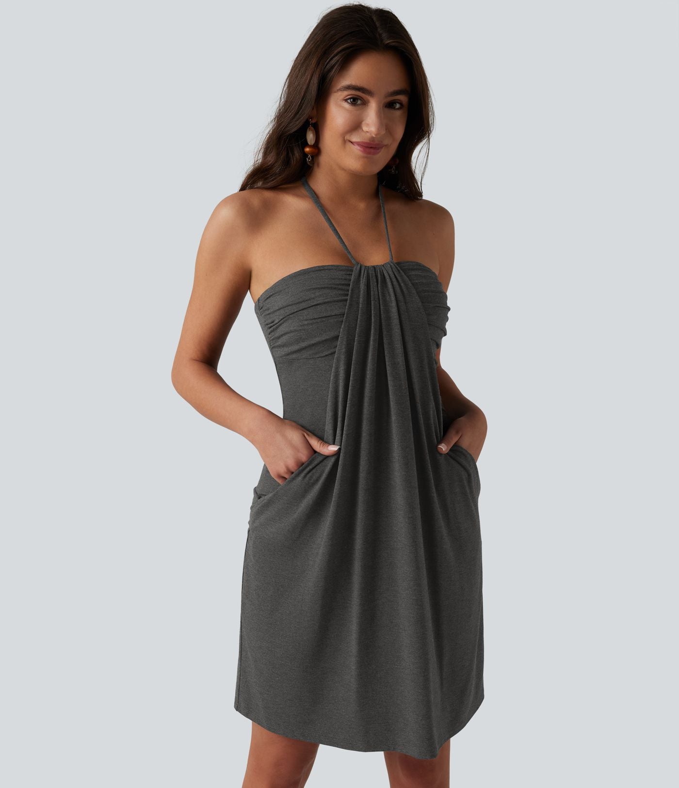 Robe mini dos nu à bretelles, brassière intégrée et poches