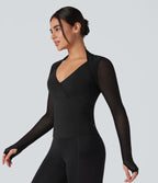 Top de sport yoga SoftlyZero™ Plush 2-en-1 mesh contrastant avec trous pouces