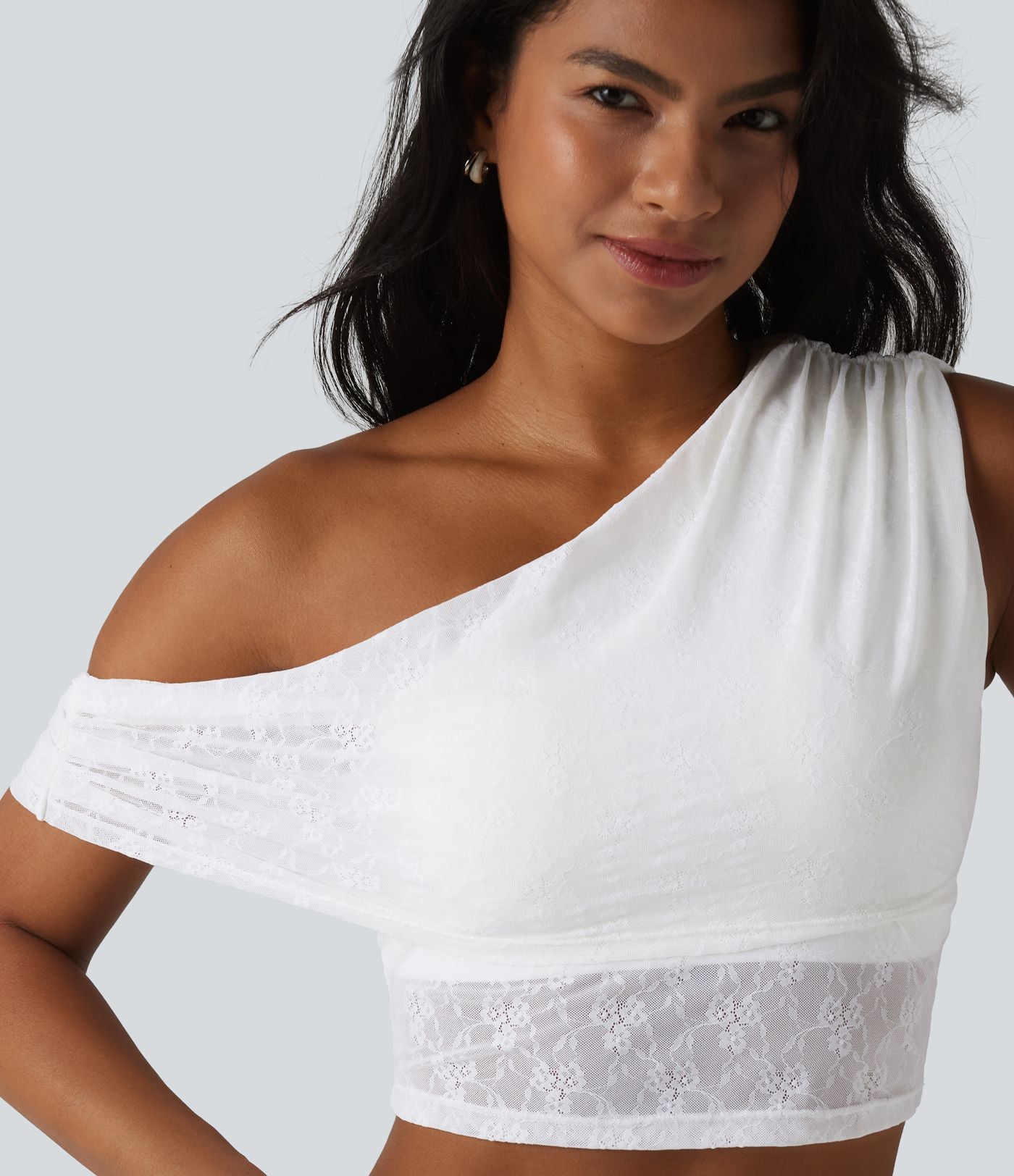 Haut de sport décontracté en dentelle froncée, à une épaule et soutien-gorge intégré